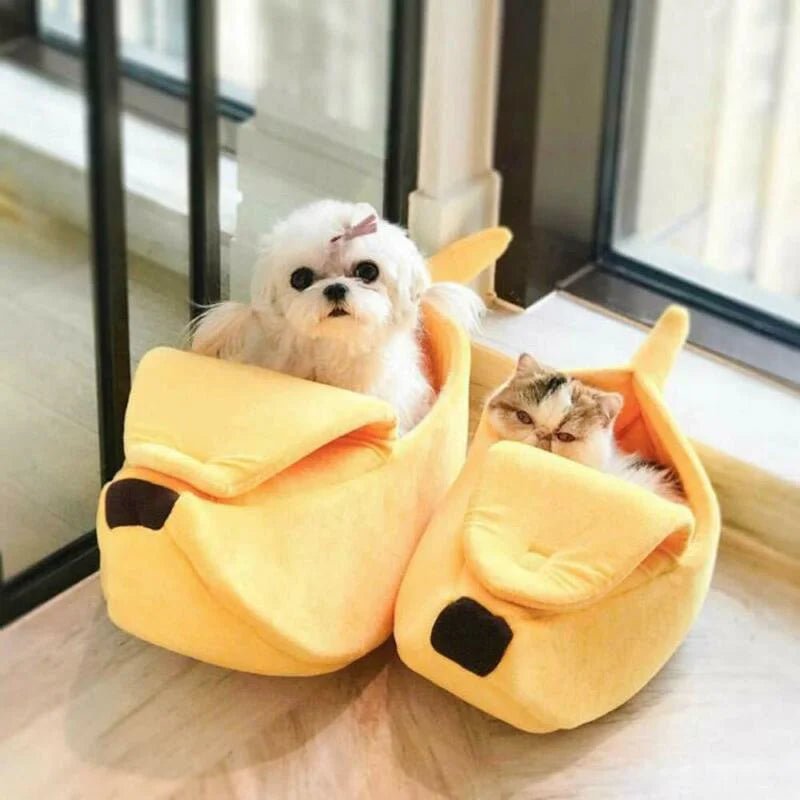 Lit banane BanaChat disponible en plusieurs tailles pour chat et petit chien