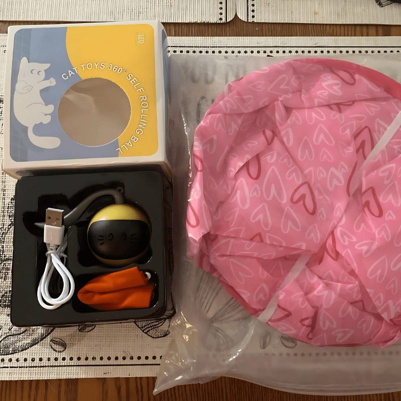 Pack complet CaptiChat avec balle motorisée USB, câble et pochette rose pour chat